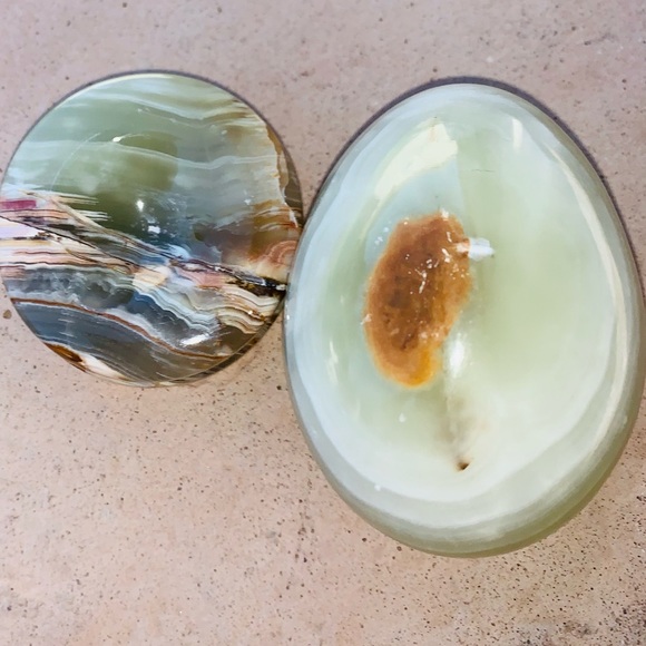 Banded Green Onyx Crystal Egg w. Matching Stand - Picture 3 of 6